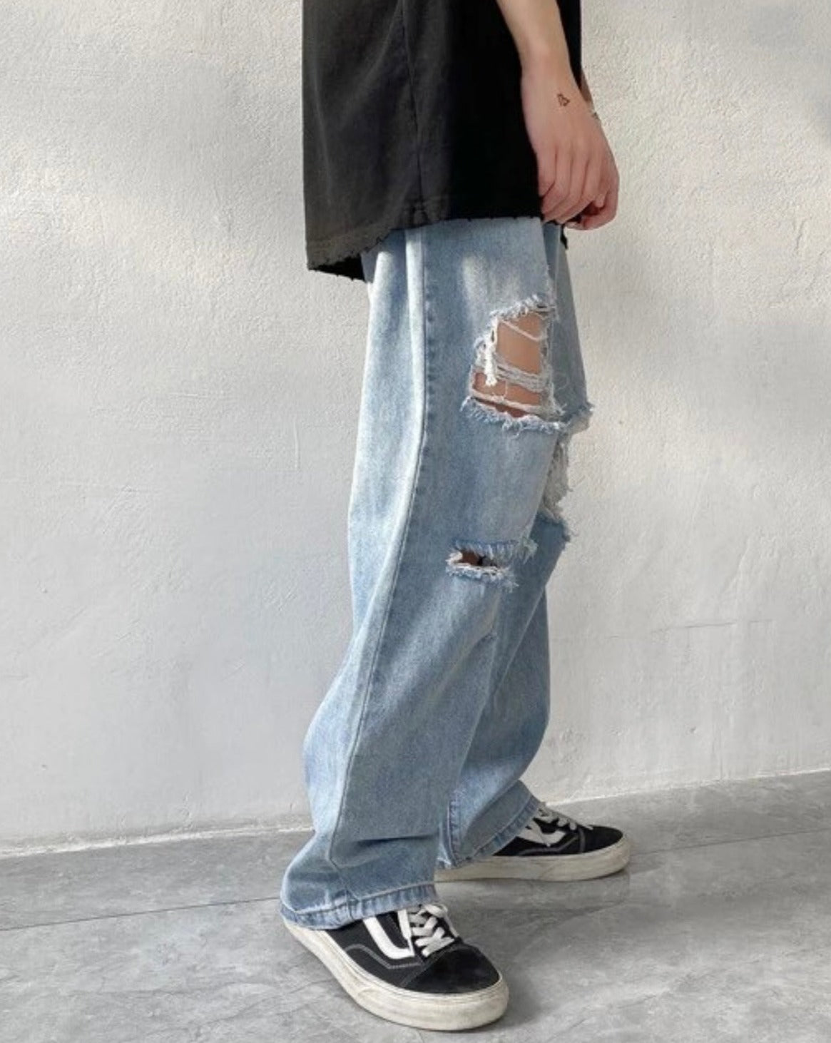 Distressed Loose Ripped Denim Jeans